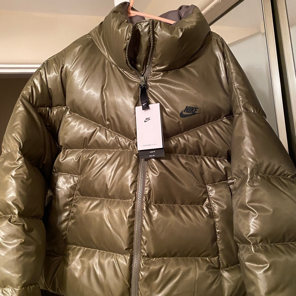 Nike Sportswear Therma-FIT City Series Puffer Jacket, Women’s Size Large